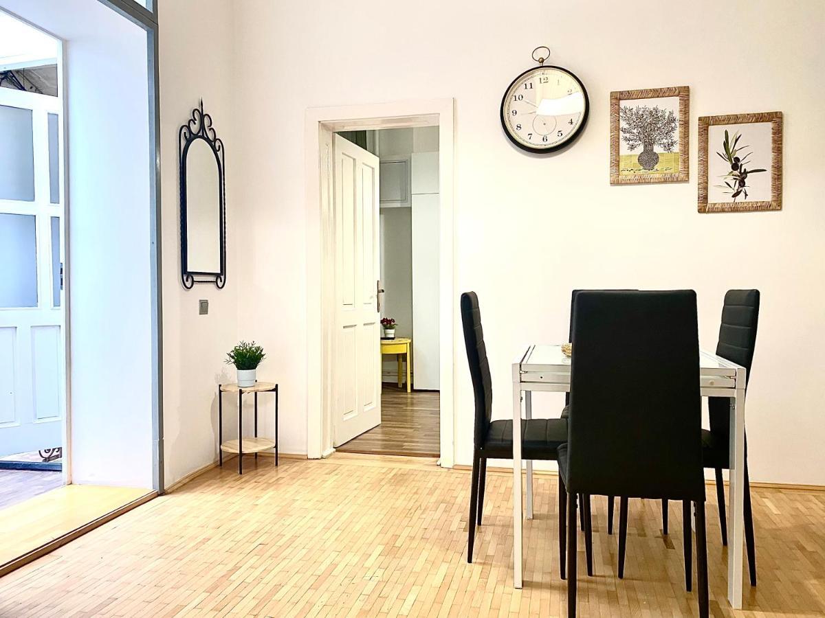 Republique Family Apartment Brasov Ngoại thất bức ảnh