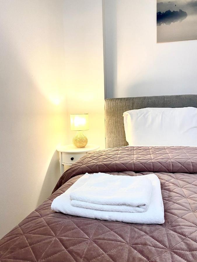 Republique Family Apartment Brasov Ngoại thất bức ảnh