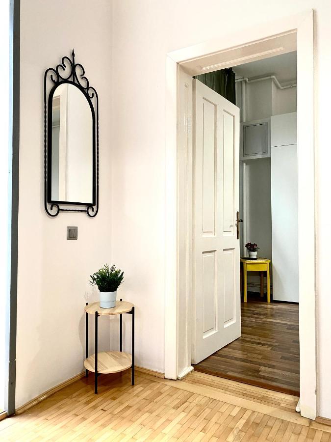 Republique Family Apartment Brasov Ngoại thất bức ảnh