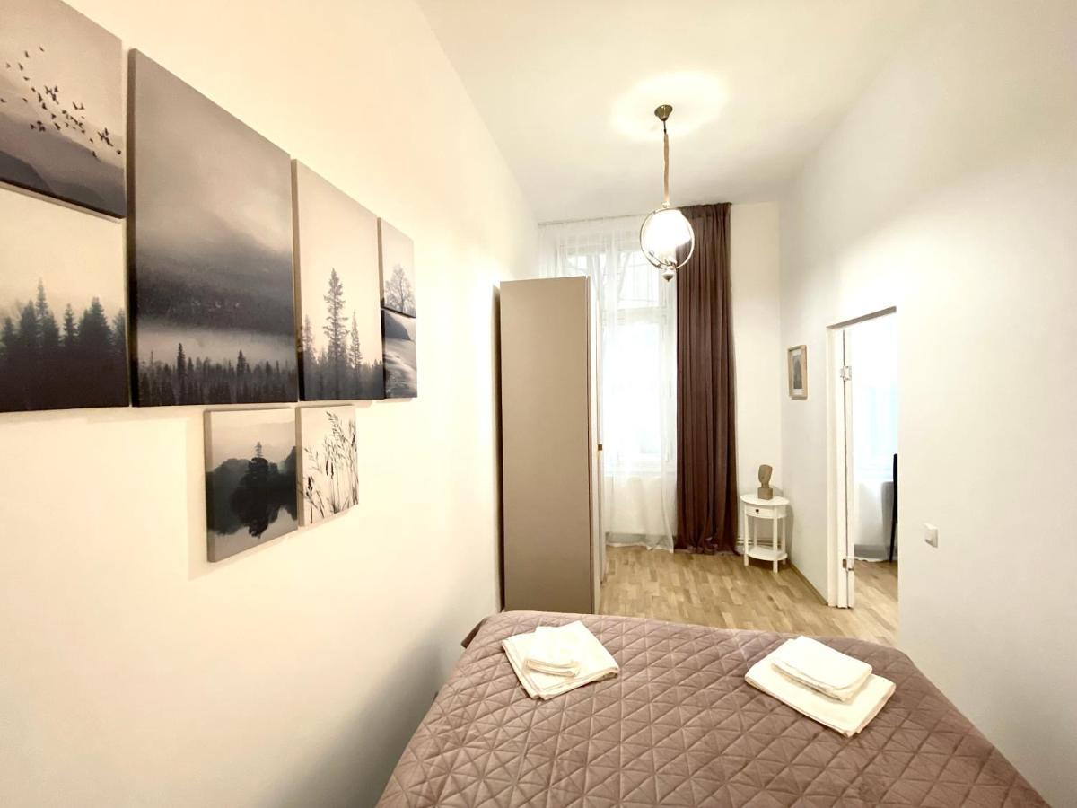 Republique Family Apartment Brasov Ngoại thất bức ảnh